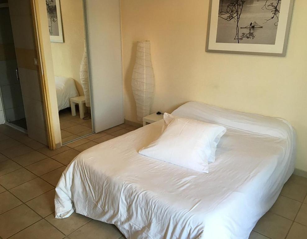 Logis Hotel Le Clos Saint Loup Bram المظهر الخارجي الصورة